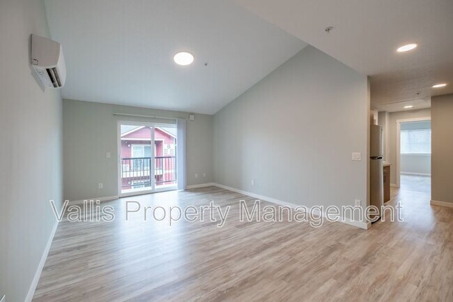 Building Photo - 13001 S Crompton Lane