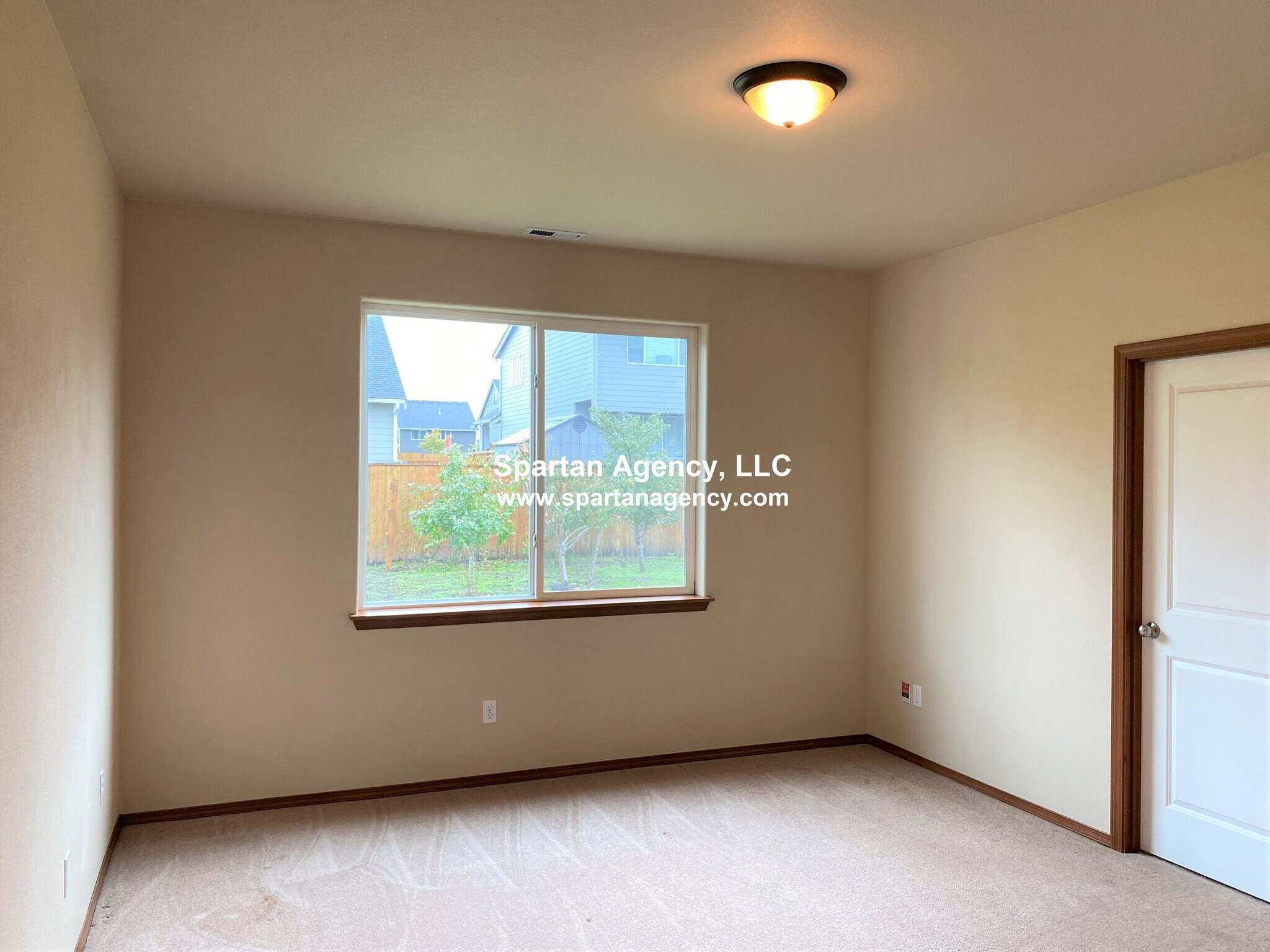 Building Photo - 912 Grinnell Ave SW