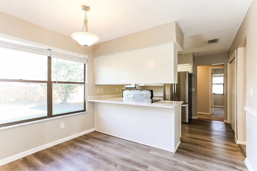 Building Photo - 8539 Echoridge Ct