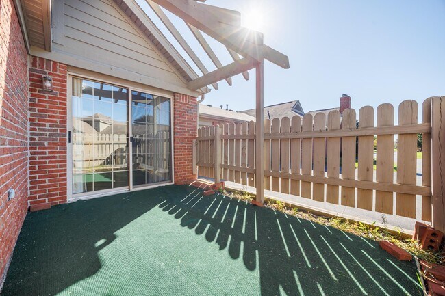 Building Photo - 3906 Sandstone Cir