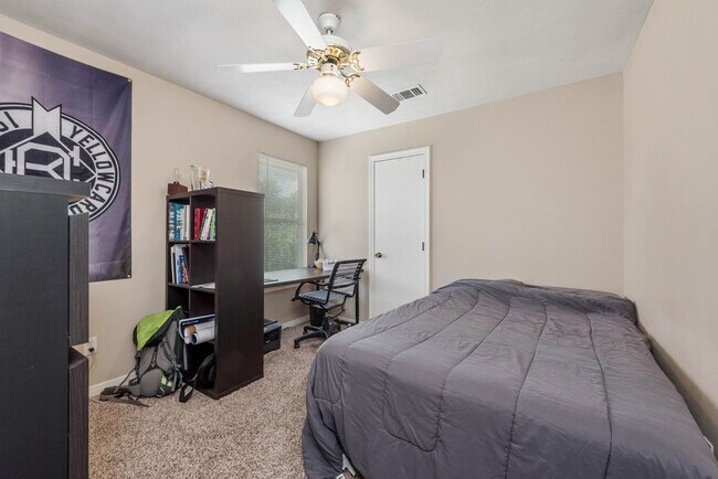 Building Photo - AUGUST 2026 PRE-LEASE!! COME TOUR THIS AMAZING 4 bed, 4 bath Home!!