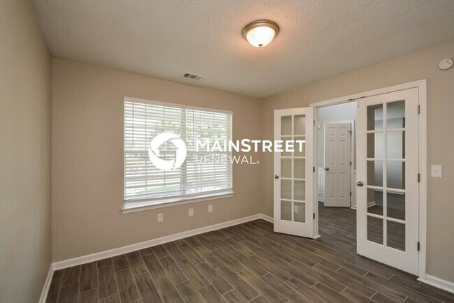 Building Photo - 6 Bedroom Pet-Friendly Home in COVINGTON, GA with Main Street Renewal