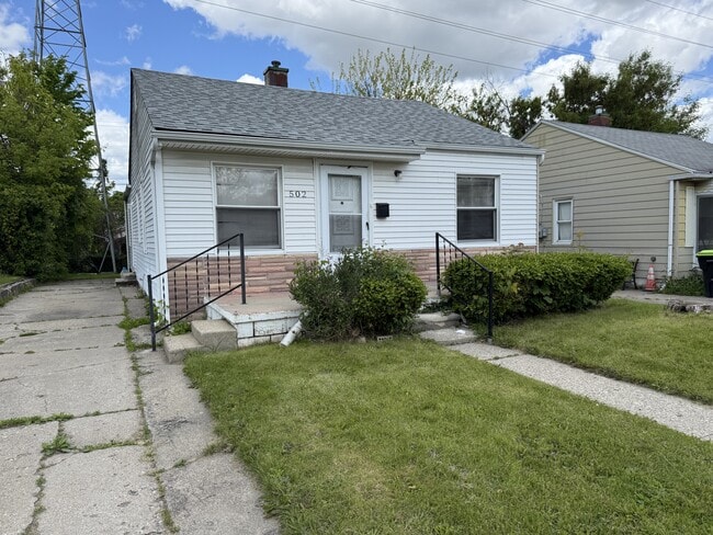 Primary Photo - 502 Montana Ave