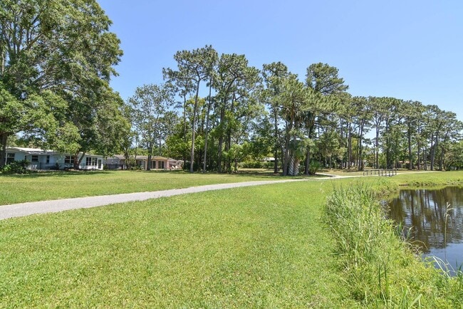 Building Photo - 919 Viscaya Blvd