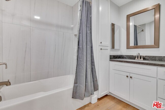 Building Photo - 4477 Woodman Ave