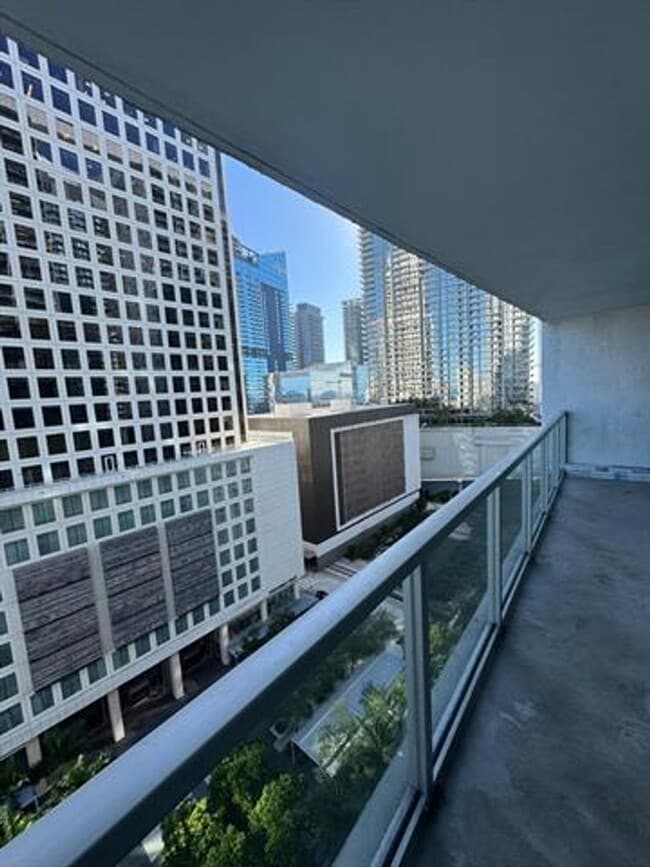 Building Photo - 500 Brickell Ave
