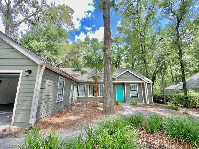 Building Photo - Charming 4BR Home in Haile Plantation with...
