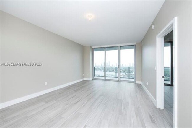 Building Photo - 16385 Biscayne Blvd