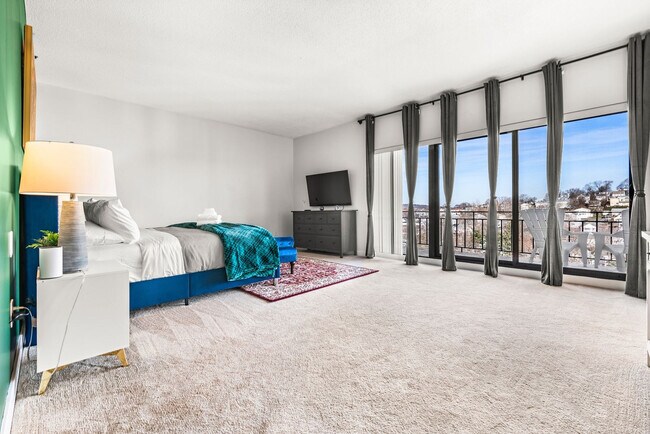 Building Photo - 275 U.S. 20-SI ID1240408P