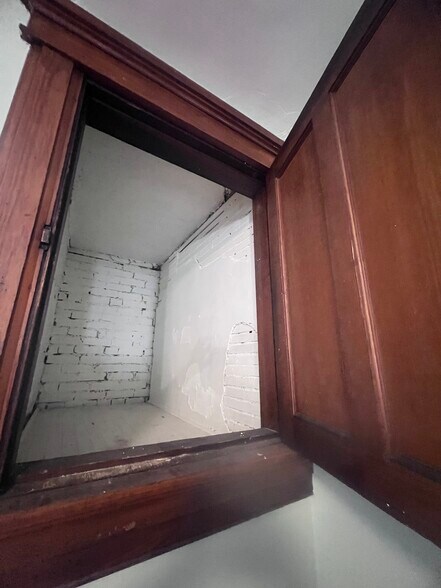 Building Photo - 4221 Botanical Ave