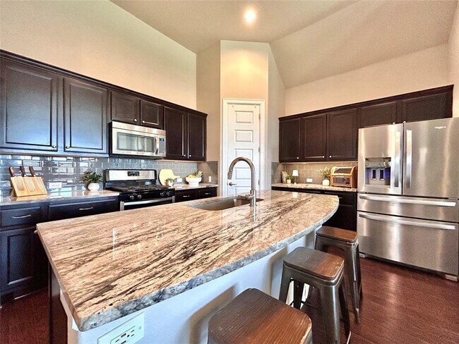Building Photo - 7001 Etna Way