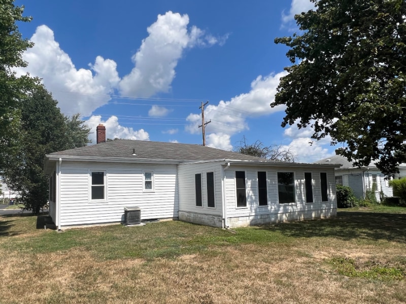 Building Photo - 108 E Cochran St