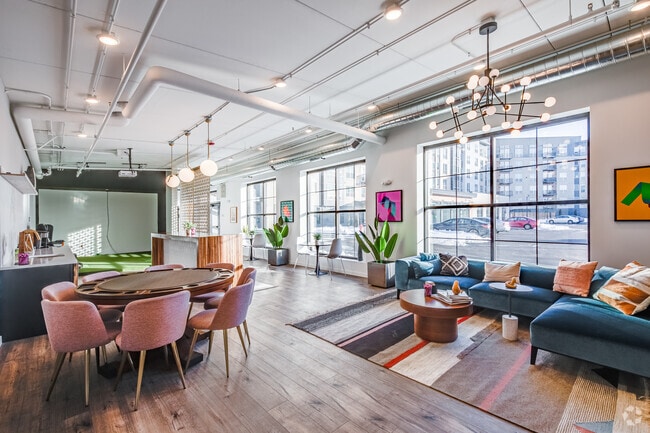 Golf simulator lounge - Beyond Woodbury