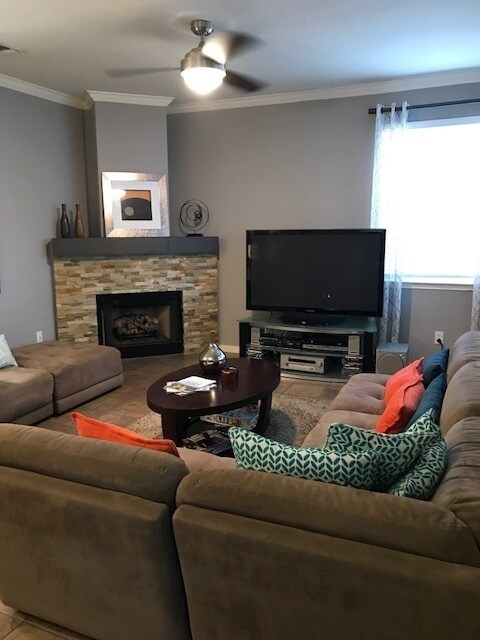 Building Photo - 807 Windhurst