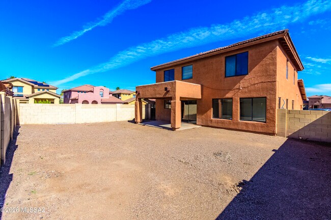 Building Photo - 4830 S VALLECANO Dr
