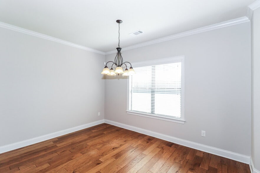 Building Photo - 30 Whispering Creek Dr