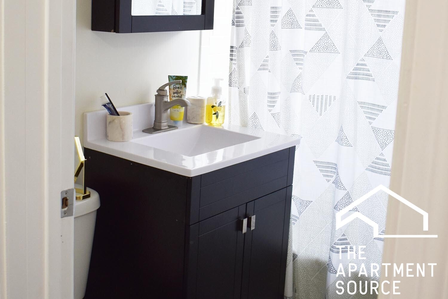 Building Photo - 3819 N Greenview Ave