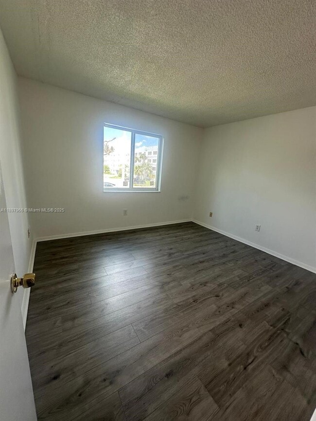 Building Photo - 14820 Naranja Lakes Blvd