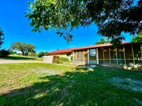 Building Photo - 3 bedroom 2 bath home in Ingram