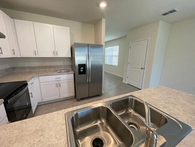 Building Photo - 1533 Quinta Rd