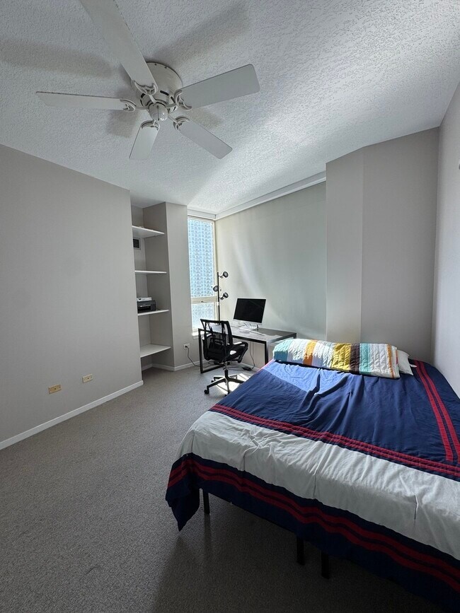 Building Photo - 600 N Kingsbury St