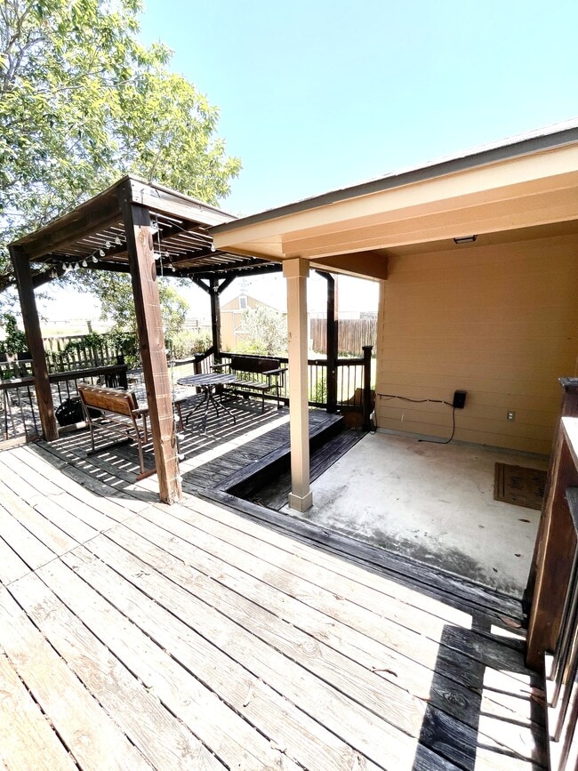Building Photo - 659 Tom Kemp Dr
