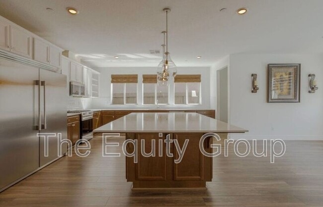 Building Photo - 145 E Taylor Ave