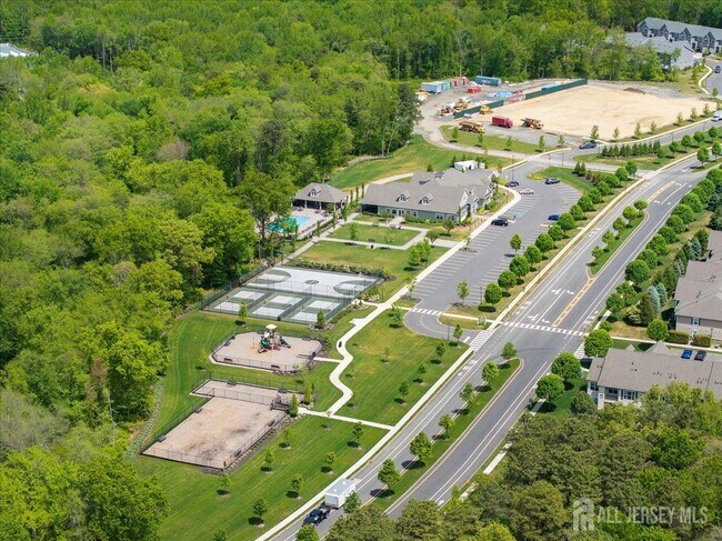 Building Photo - 25 Gonzalez Dr