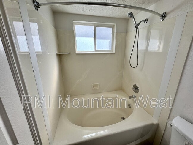 Building Photo - 49 S 200 W