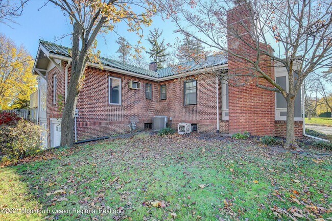 Building Photo - 589 Westwood Ave