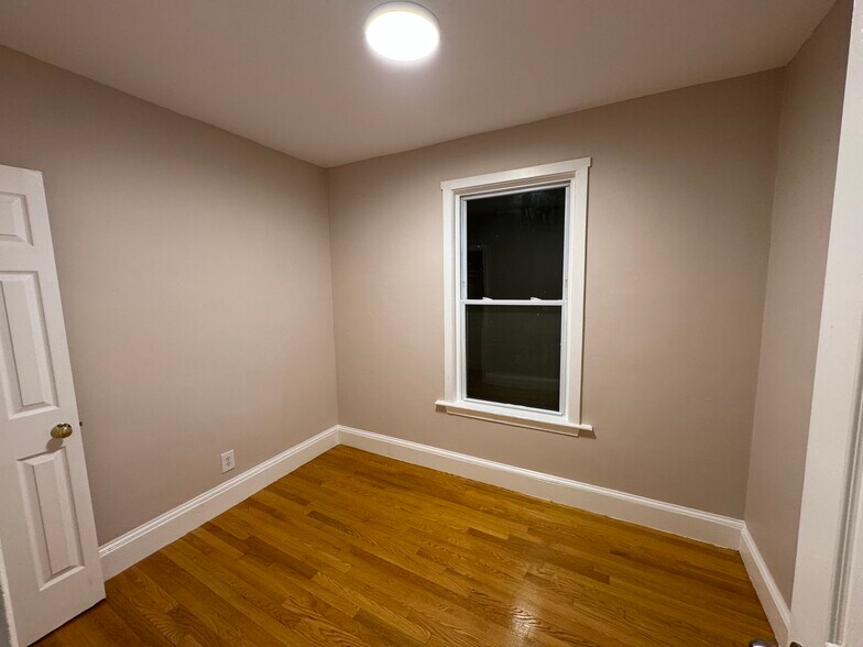 Building Photo - 30 Julian St