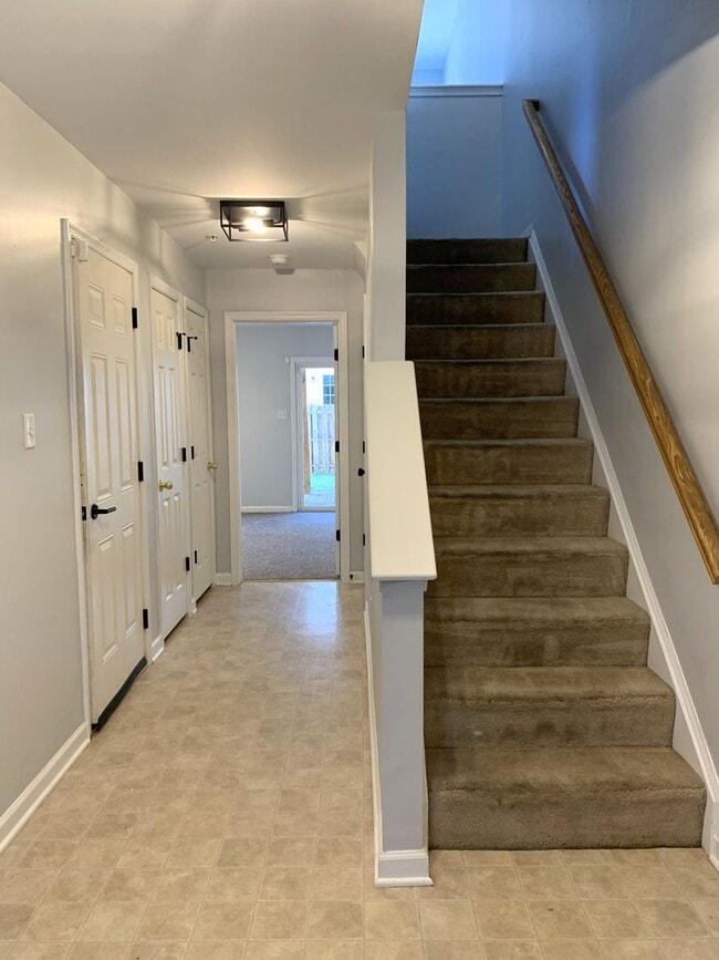 Building Photo - Spacious 3-Bed / 2.5-Bath Townhome – Antrim Crossing Subdivision