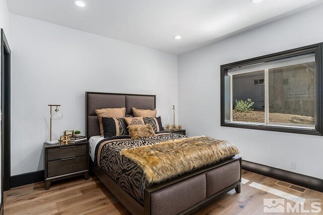 Building Photo - 331 Winding Way