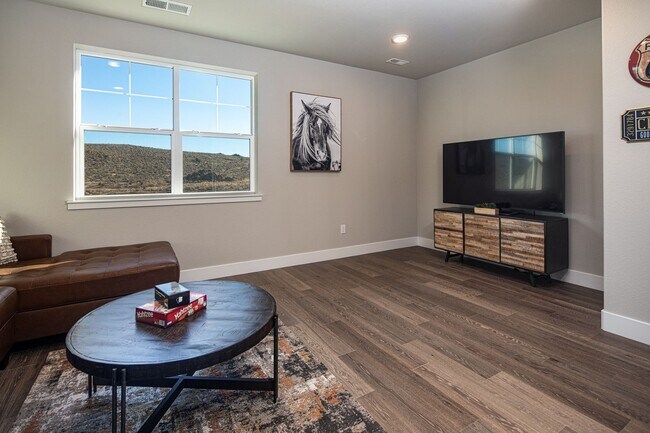 Building Photo - 3 Bedroom | 3 Baths | plus large loft | 20...