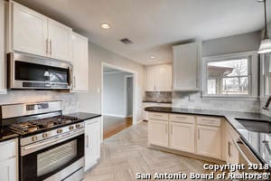 Building Photo - 405 Quentin Dr