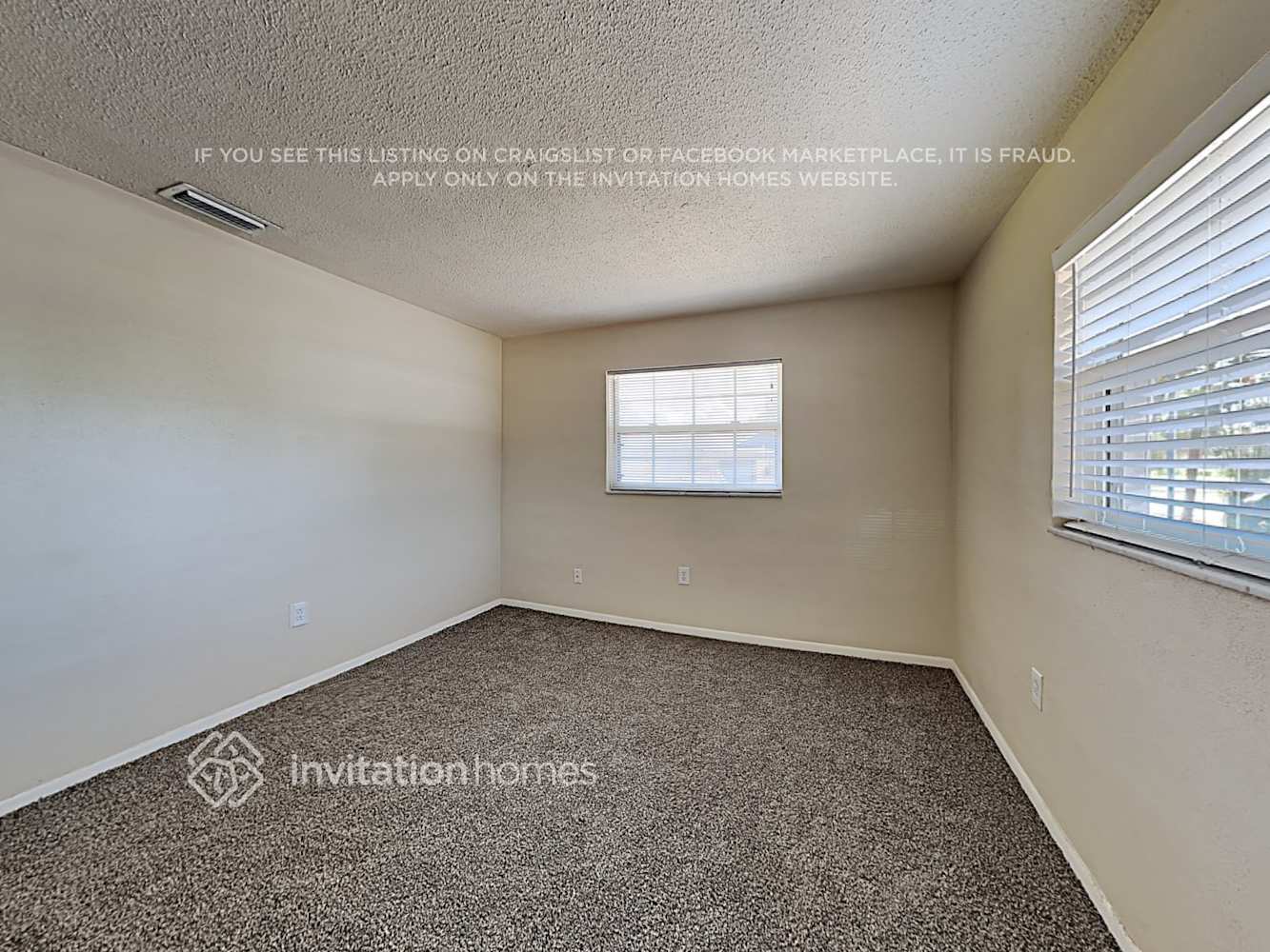 Building Photo - 1895 Almeria Way S