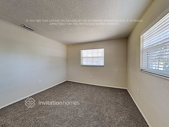 Building Photo - 1895 Almeria Way S