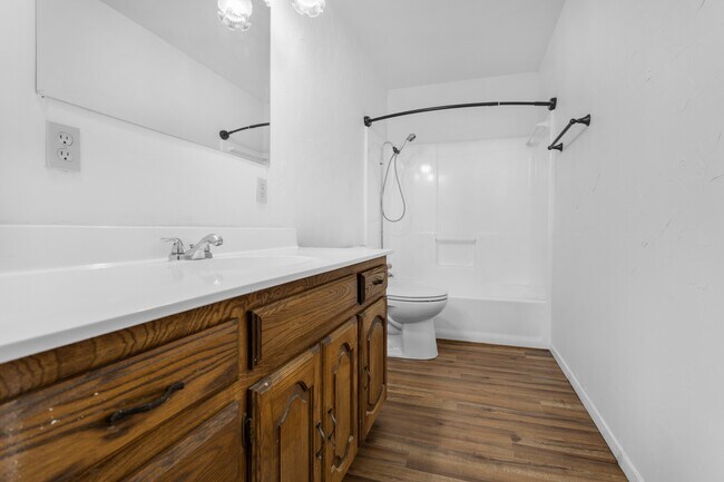 Building Photo - 257 Friar Tuck Dr