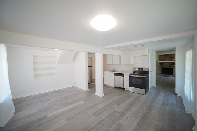 Building Photo - 1118 Louise Dr