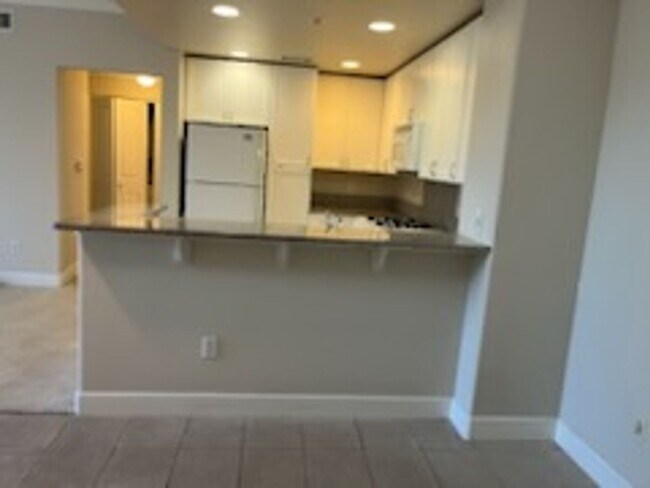 Building Photo - Epic REA - Great 1 BR/1 BA Condo w/Parking in Montebello Community of Cupertino