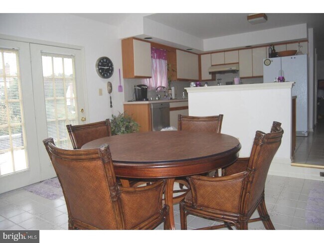 Building Photo - 5 Fox Chase Ln