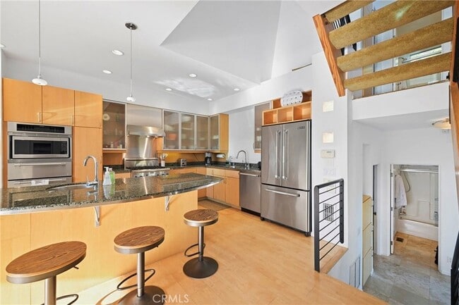 Building Photo - 326 Loma Terrace