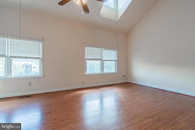 Building Photo - 3548 S George Mason Dr