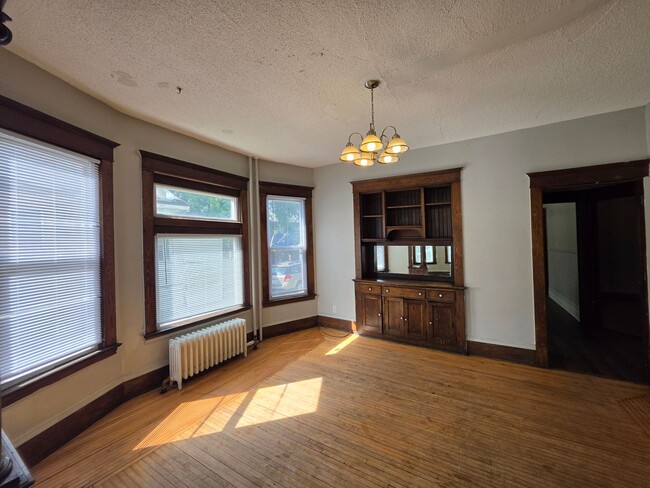 Building Photo - 1414 Golden Valley Rd
