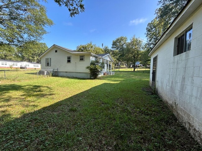 Building Photo - 891 Fish Hatchery Ln