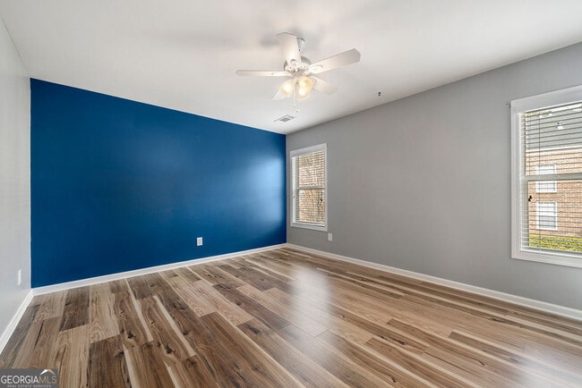 Building Photo - 3325 Earhart Way