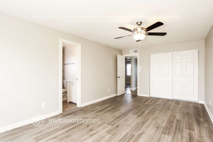 Building Photo - 4512 N 81st Dr