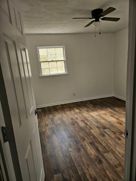 Building Photo - 1890 Clinton Rd