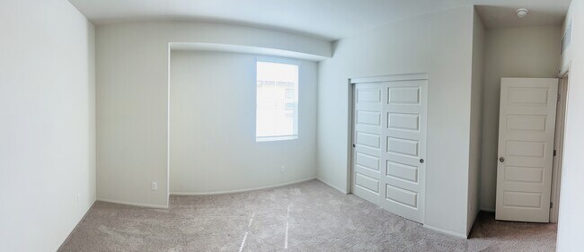 Building Photo - 40383 Birchfield Dr