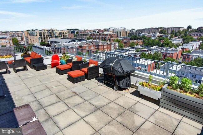 Building Photo - 2020 12th St NW